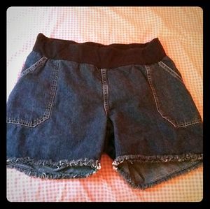 Maternity denim fringed shorts 🍼🎀🍼